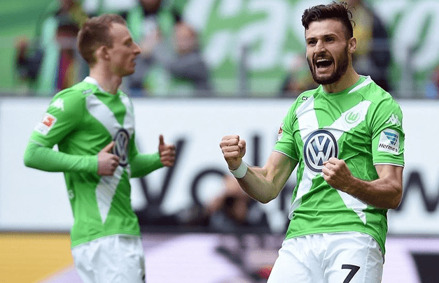  多特蒙德防线失误频出主场不敌沃尔夫斯堡  