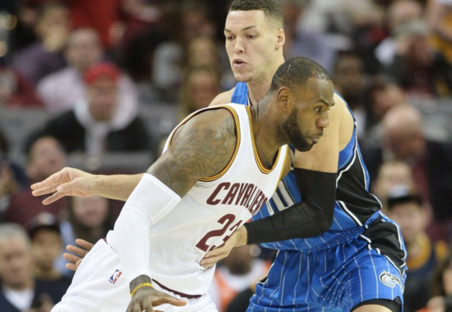  米切尔三分准星火热骑士轻取魔术迎连胜